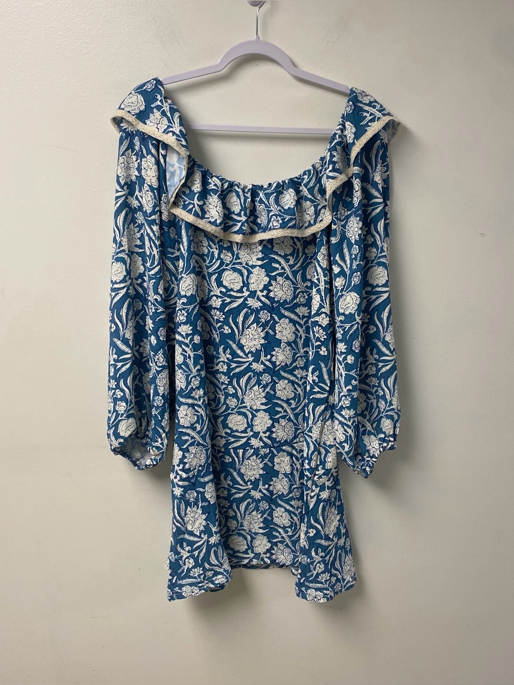 Smith & Quinn NWT Lace Trim Ruffle Neck Long Sleeve Blue Floral Dress Large - Picture 3 of 7